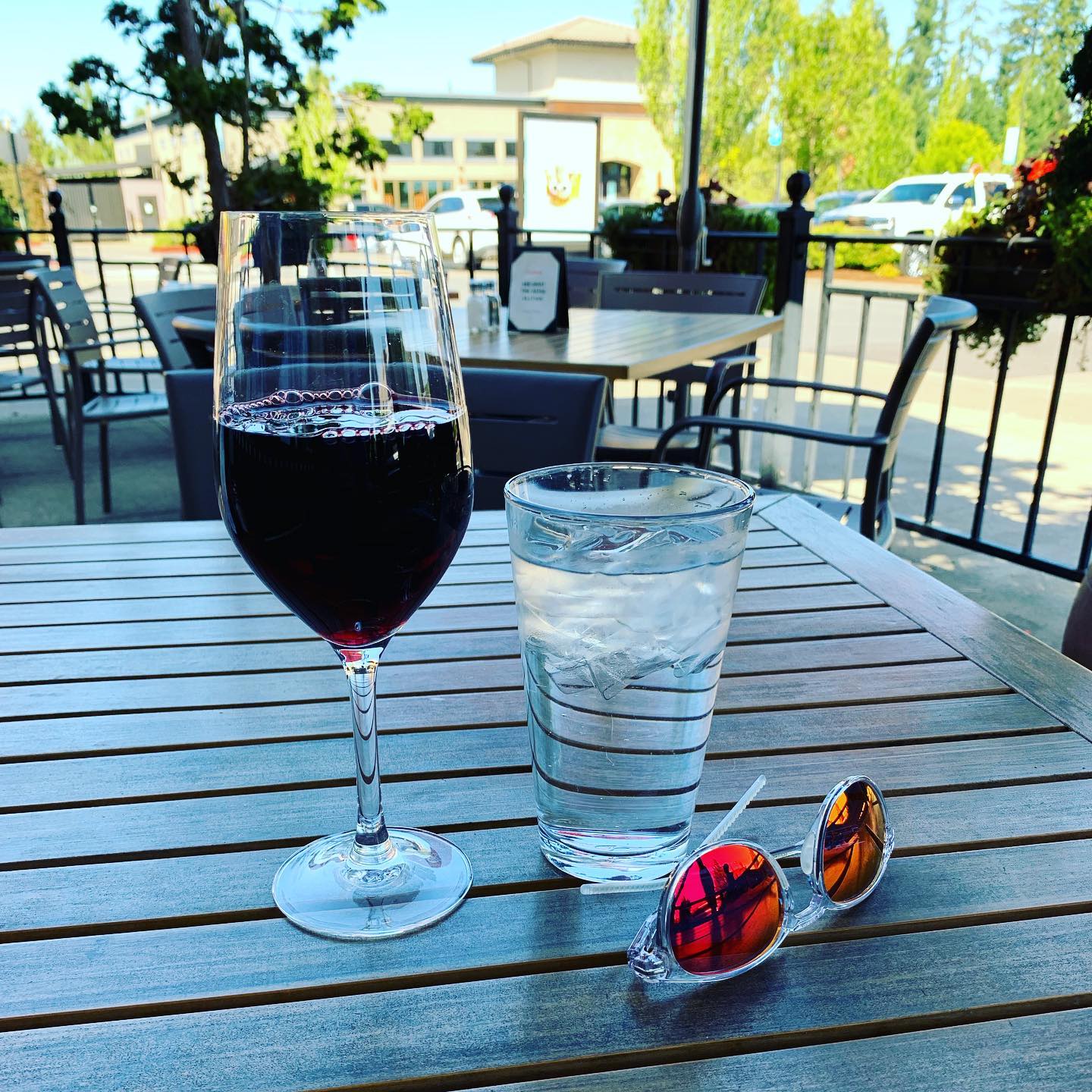 This morning was a winedorful 60 mile bike ride through wine country. So many grapes tu…